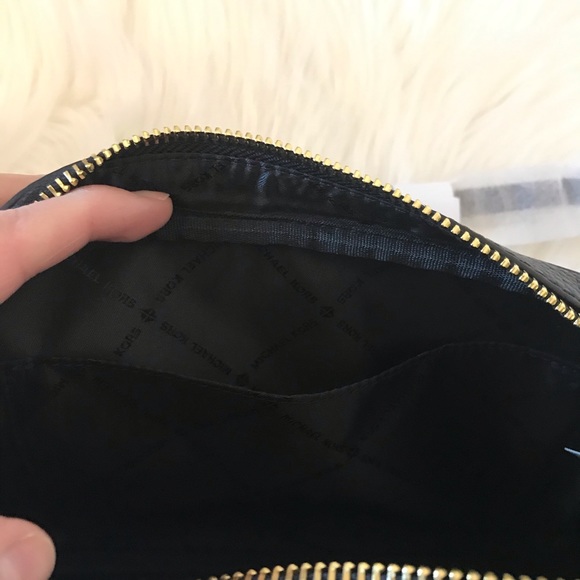 Michael Kors Fulton LG Pebbled Leather Crossbody - Picture 7 of 9